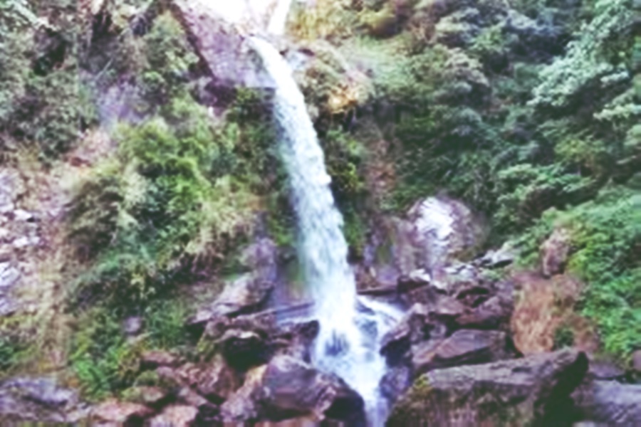 Seven Sister Waterfall 
