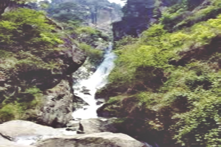 Jogini Falls in Manali